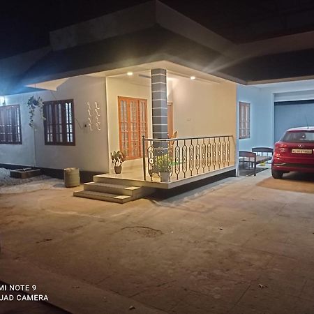 Fab House Appartement Thekkady Buitenkant foto
