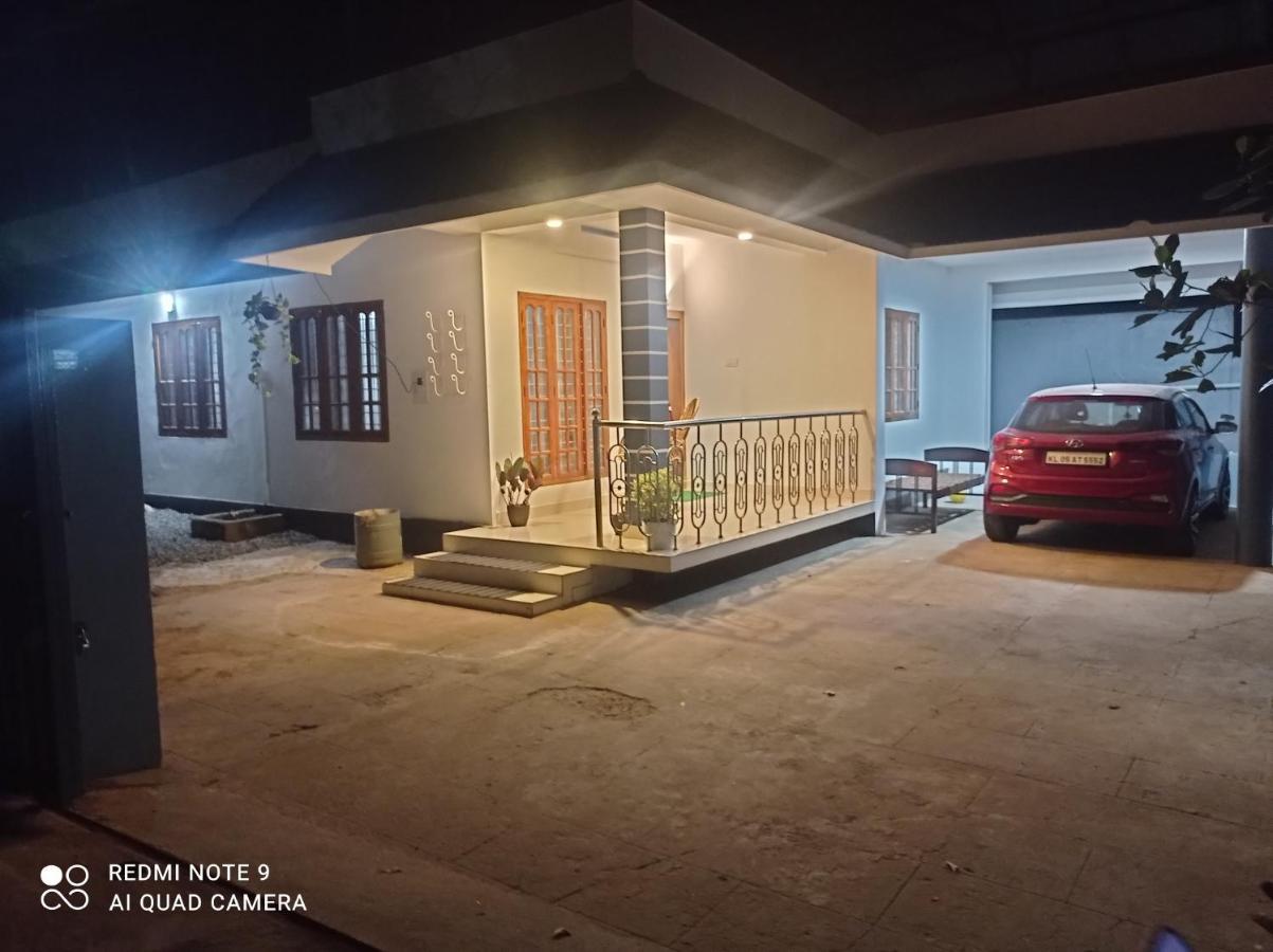 Fab House Appartement Thekkady Buitenkant foto