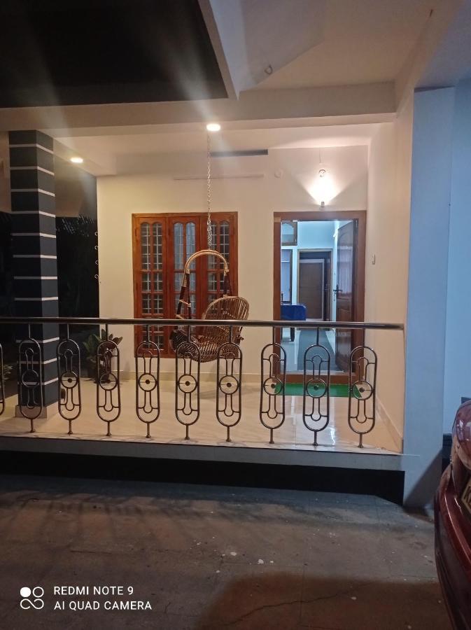 Fab House Appartement Thekkady Buitenkant foto