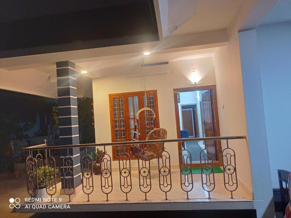 Fab House Appartement Thekkady Buitenkant foto